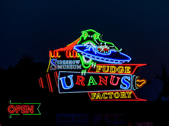 St Robert_Uranus Neon_-0057.jpg