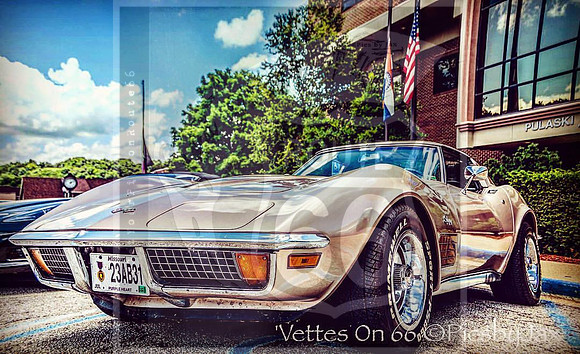 route66-historic66-getyourpicsonroute66-takethepicsyoucantnottake-picsbyjax-corvette-corvettestingray-corvetteclub-stingray-gold-tight-dope-cool-motherroad-madeinamerica-amcar-classic-classiccars-trb_