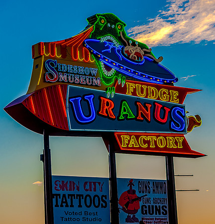St Robert_Uranus Neon_0031.jpg
