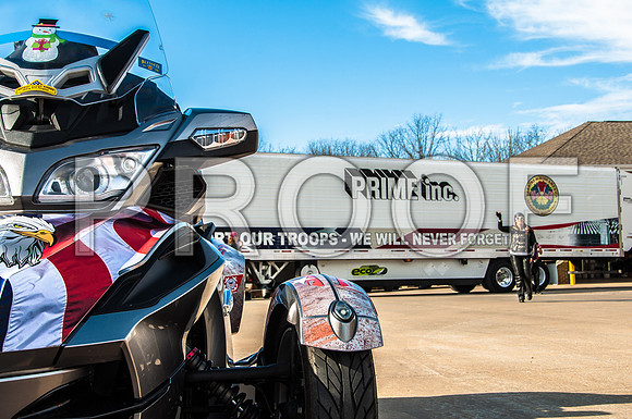 Delivery: Wreaths Across America 2015 ©PicsbyJax-2098.jpg