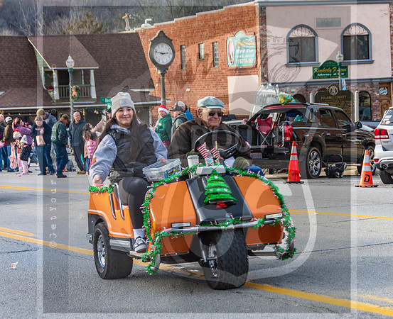 Christmas Parade 2022 © Pics by Jax-7770.jpg