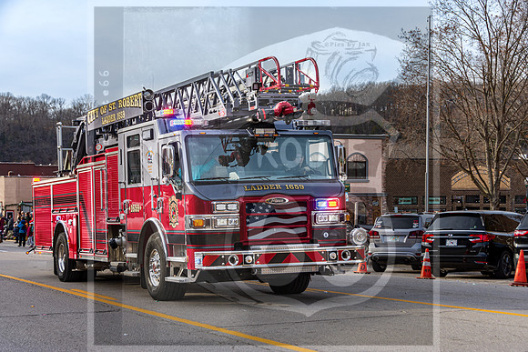 Christmas Parade 2022 © Pics by Jax-7782.jpg