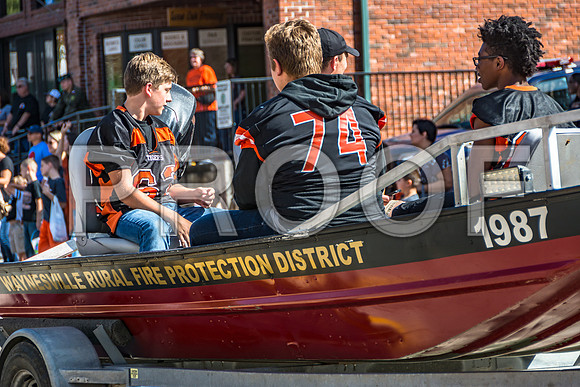 Route 66- Homecoming Parade in Waynesville, MO (C)2017PicsbyJax #WHS #waynesvillehomecoming2017 #WMS #tigerpride #getyourpicsonroute66 #picsbyjax -2384