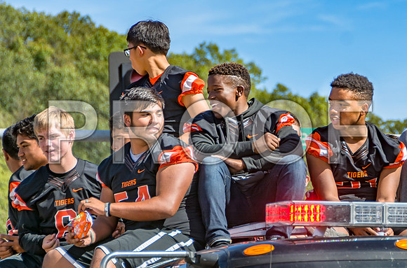 Route 66- Homecoming Parade in Waynesville, MO (C)2017PicsbyJax #WHS #waynesvillehomecoming2017 #WMS #tigerpride #getyourpicsonroute66 #picsbyjax -2349