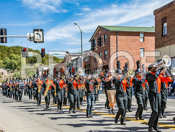 Route 66- Homecoming Parade in Waynesville, MO (C)2017PicsbyJax #WHS #waynesvillehomecoming2017 #WMS #tigerpride #getyourpicsonroute66 #picsbyjax -2330