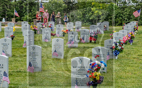 Memorial Day 2016 ©PicsbyJax mssouriveteranscemetery gratefulnation respect honor reflect waynevillemo flw-4147.jpg