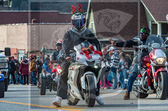 Christmas Parade 2022 © Pics by Jax-0126.jpg