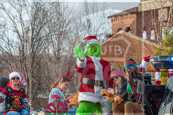 Christmas Parade 2022 © Pics by Jax-0223.jpg