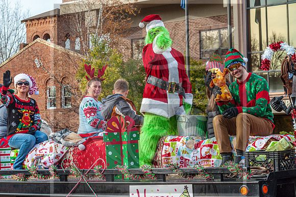 Christmas Parade 2022 © Pics by Jax-0225.jpg