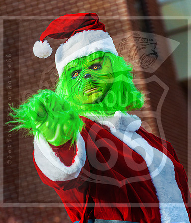Christmas Parade 2022 © Pics by Jax-0226.jpg