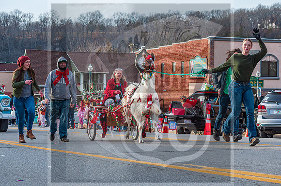 Christmas Parade 2022 © Pics by Jax-0249.jpg