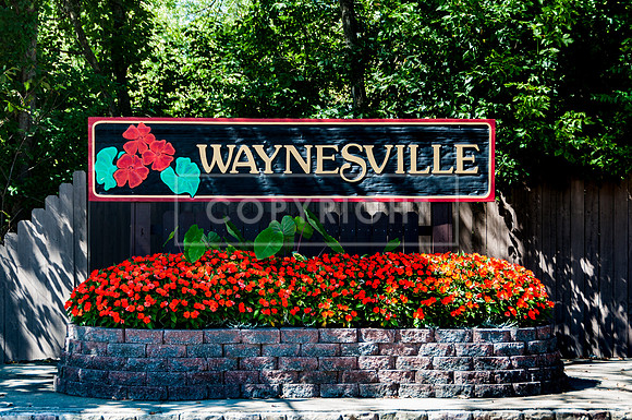 Waynesville Sign -- Route 66: Waynesville MO-1725.jpg