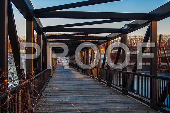 Pier-St. Charles, MO -5.jpg