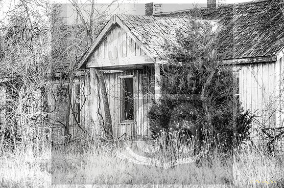 Abandoned 66 House near Laquey-2.jpg