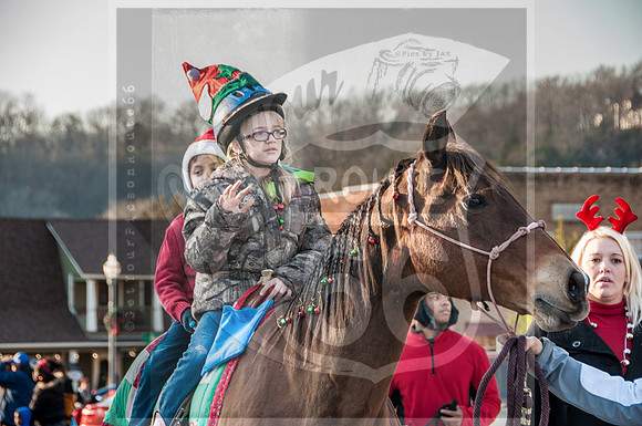 Christmas Parade - Waynsville, MO #kiwanisclubofpulaskicounty #picsbyjax #getyourpicsonroute66 #waynesvillemo -1761.jpg