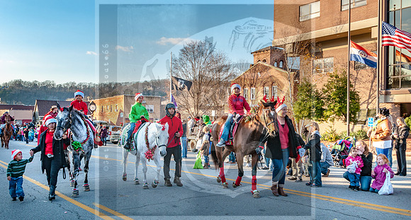 Christmas Parade - Waynsville, MO #kiwanisclubofpulaskicounty #picsbyjax #getyourpicsonroute66 #waynesvillemo -1768.jpg
