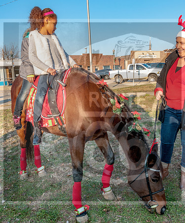 Christmas Parade - Waynsville, MO #kiwanisclubofpulaskicounty #picsbyjax #getyourpicsonroute66 #waynesvillemo -1802.jpg