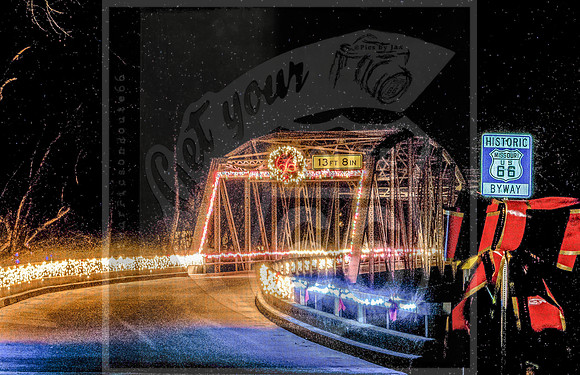 DE 66 Christmas Bridge Sign and Bow-2.jpg