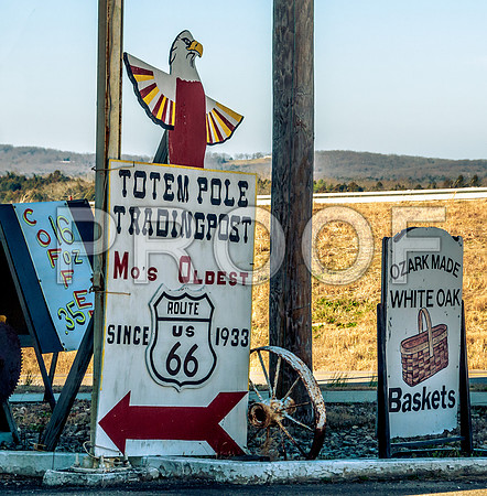Route 66- Totem Pole Trading Post (1933) Rolla, MO 12-2015-2695.jpg