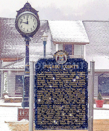 Waynesville Clock and County Sign at Benton and Route 66.jpg