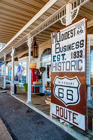 route-66--totem-pole-trading-post---rolla-mo-getyourpicsonroute66-picsbyjax-rollamo-2712jpg_24507616096_o.jpg