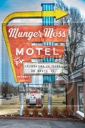 #getyourpicsonroute66 #picsbyjax #lebanonmo #route66 #mungermossmotel #boswellpark-6108