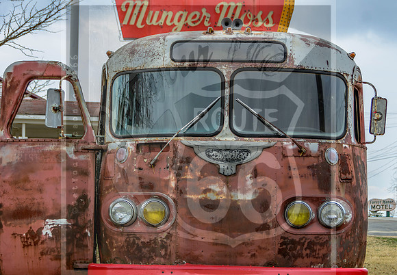 #getyourpicsonroute66 #picsbyjax #lebanonmo #route66 #mungermossmotel #boswellpark-6120