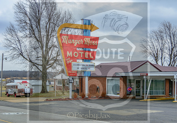 #getyourpicsonroute66 #picsbyjax #lebanonmo #route66 #mungermossmotel #boswellpark-6271