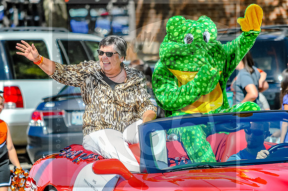 Route 66- Homecoming Parade in Waynesville, MO (C)2017PicsbyJax #WHS #waynesvillehomecoming2017 #WMS #tigerpride #getyourpicsonroute66 #picsbyjax -0073.jpg