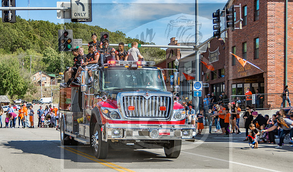 Route 66- Homecoming Parade in Waynesville, MO (C)2017PicsbyJax #WHS #waynesvillehomecoming2017 #WMS #tigerpride #getyourpicsonroute66 #picsbyjax -2345.jpg