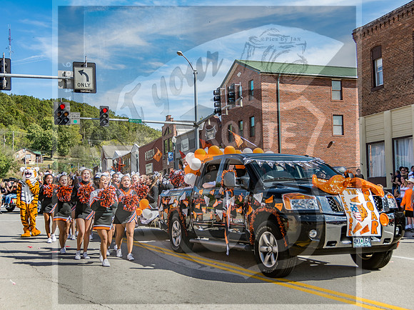 Route 66- Homecoming Parade in Waynesville, MO (C)2017PicsbyJax #WHS #waynesvillehomecoming2017 #WMS #tigerpride #getyourpicsonroute66 #picsbyjax -2435.jpg