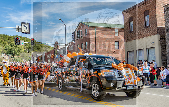 Route 66- Homecoming Parade in Waynesville, MO (C)2017PicsbyJax #WHS #waynesvillehomecoming2017 #WMS #tigerpride #getyourpicsonroute66 #picsbyjax -2436.jpg