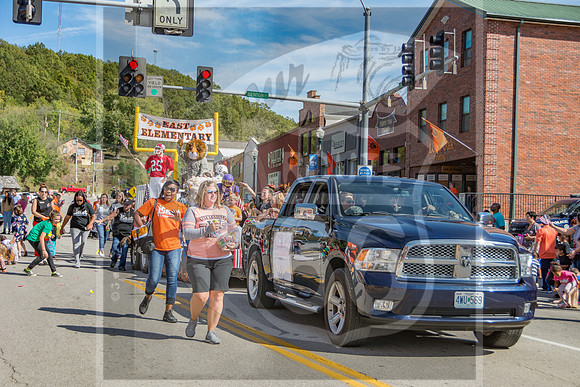 Route 66- Homecoming Parade in Waynesville, MO (C)2017PicsbyJax #WHS #waynesvillehomecoming2017 #WMS #tigerpride #getyourpicsonroute66 #picsbyjax -2474.jpg