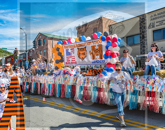 Route 66- Homecoming Parade in Waynesville, MO (C)2017PicsbyJax #WHS #waynesvillehomecoming2017 #WMS #tigerpride #getyourpicsonroute66 #picsbyjax -2499.jpg