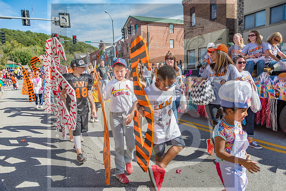 Route 66- Homecoming Parade in Waynesville, MO (C)2017PicsbyJax #WHS #waynesvillehomecoming2017 #WMS #tigerpride #getyourpicsonroute66 #picsbyjax -2501.jpg