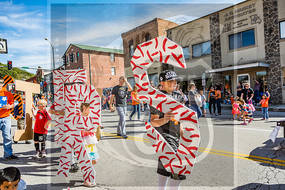 Route 66- Homecoming Parade in Waynesville, MO (C)2017PicsbyJax #WHS #waynesvillehomecoming2017 #WMS #tigerpride #getyourpicsonroute66 #picsbyjax -2503.jpg