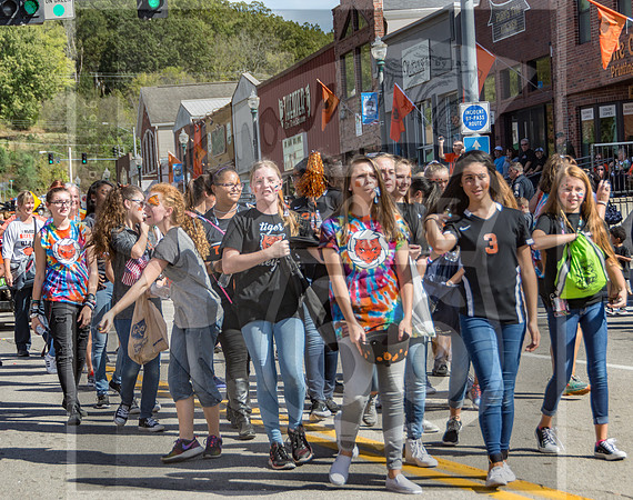 Route 66- Homecoming Parade in Waynesville, MO (C)2017PicsbyJax #WHS #waynesvillehomecoming2017 #WMS #tigerpride #getyourpicsonroute66 #picsbyjax -2564.jpg