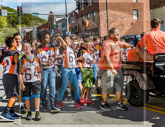 Route 66- Homecoming Parade in Waynesville, MO (C)2017PicsbyJax #WHS #waynesvillehomecoming2017 #WMS #tigerpride #getyourpicsonroute66 #picsbyjax -2569.jpg