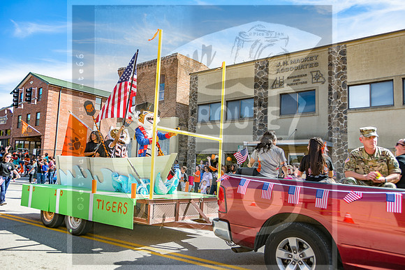 Route 66- Homecoming Parade in Waynesville, MO (C)2017PicsbyJax #WHS #waynesvillehomecoming2017 #WMS #tigerpride #getyourpicsonroute66 #picsbyjax -2579.jpg