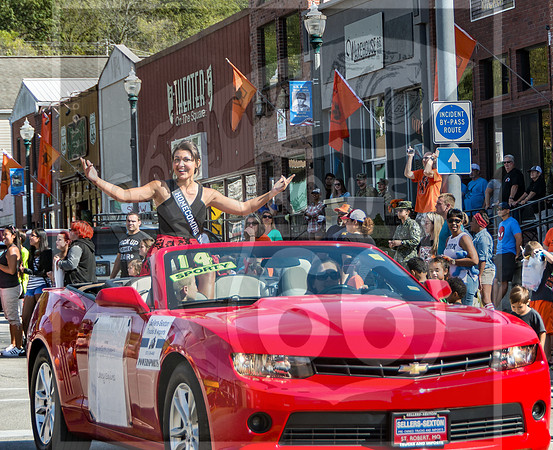 Route 66- Homecoming Parade in Waynesville, MO (C)2017PicsbyJax #WHS #waynesvillehomecoming2017 #WMS #tigerpride #getyourpicsonroute66 #picsbyjax -2586.jpg