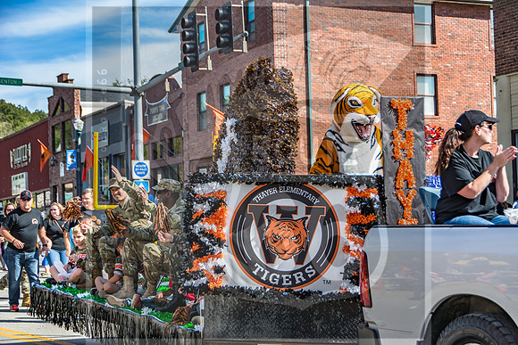 Route 66- Homecoming Parade in Waynesville, MO (C)2017PicsbyJax #WHS #waynesvillehomecoming2017 #WMS #tigerpride #getyourpicsonroute66 #picsbyjax -2618.jpg