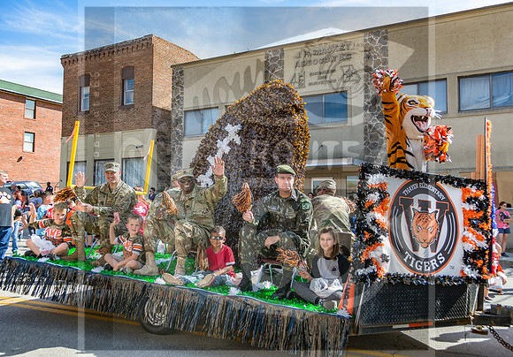 Route 66- Homecoming Parade in Waynesville, MO (C)2017PicsbyJax #WHS #waynesvillehomecoming2017 #WMS #tigerpride #getyourpicsonroute66 #picsbyjax -2622.jpg