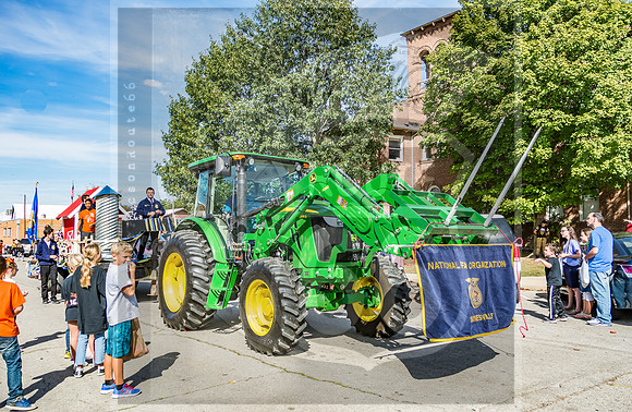 Route 66- Homecoming Parade in Waynesville, MO (C)2017PicsbyJax #WHS #waynesvillehomecoming2017 #WMS #tigerpride #getyourpicsonroute66 #picsbyjax -2658.jpg
