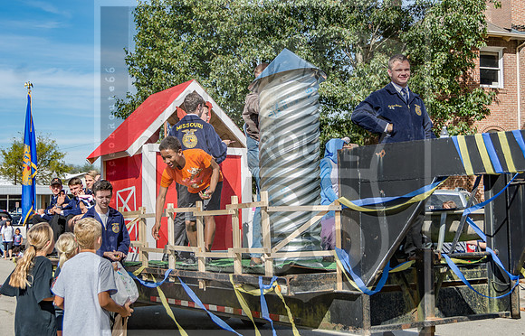 Route 66- Homecoming Parade in Waynesville, MO (C)2017PicsbyJax #WHS #waynesvillehomecoming2017 #WMS #tigerpride #getyourpicsonroute66 #picsbyjax -2661.jpg