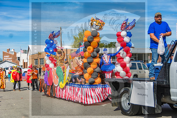Route 66- Homecoming Parade in Waynesville, MO (C)2017PicsbyJax #WHS #waynesvillehomecoming2017 #WMS #tigerpride #getyourpicsonroute66 #picsbyjax -2689.jpg