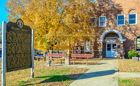 Route 66 - Fall in Waynesville, MO  (c)PicsbyJax #rt66courthouse #getyourpicsonroute66 #route66 #picsbyjax-5250.jpg