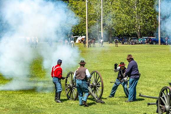 Civil War re-enactors on the banks of the Roubidoux during Old Settlers Day © PicsbyJax-6061.jpg