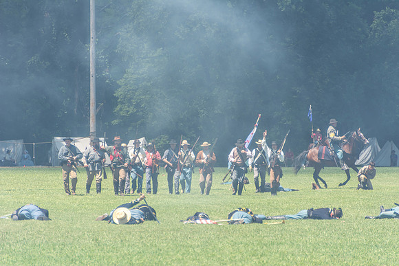 Civil War re-enactors on the banks of the Roubidoux during Old Settlers Day © PicsbyJax-6166.jpg