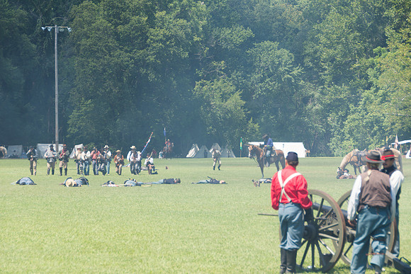 Civil War re-enactors on the banks of the Roubidoux during Old Settlers Day © PicsbyJax-6170.jpg
