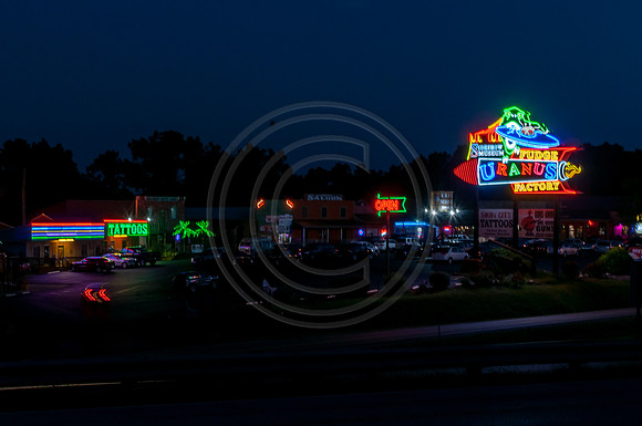Route 66- New Neon Sign in Uranus, MO © PicsbyJax -0092.jpg